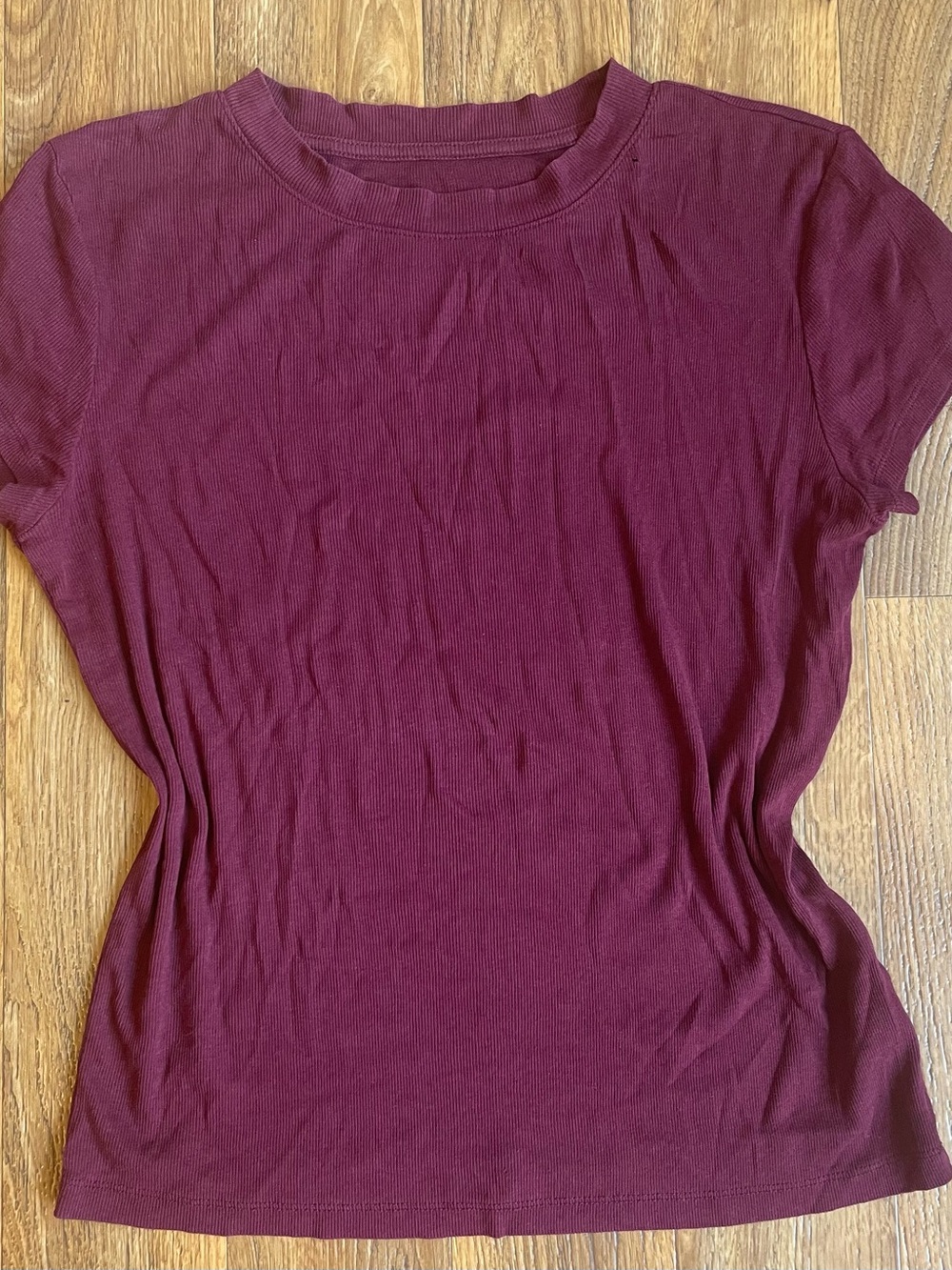 a new day Short Sleeve Ribbed Crewneck Top in Wine